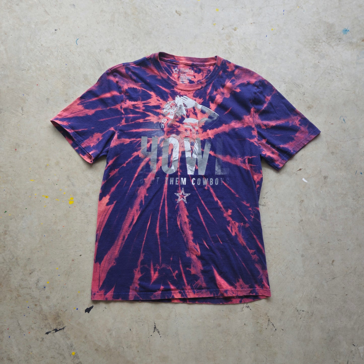 Howl Bout Them Cowboys Tee